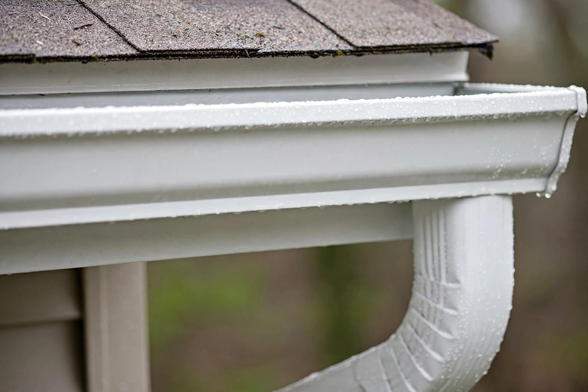 Seamless aluminum gutters and downspout installed in Washington, D.C.